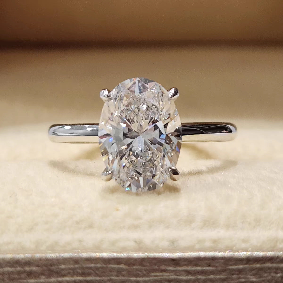 CZTICLE® 10/10Moissanite oval ring