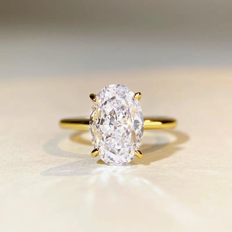 CZTICLE® 10/10Moissanite oval ring