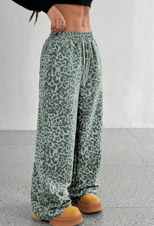 SFRCORD® Women's Leopard Print Loose Straight Leg Casual Trousers, High-End Slimming