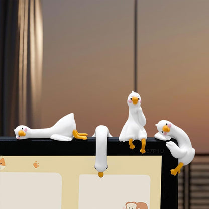 CILIFER® 4-piece set of 3D crafted goose statues as computer decorations, suitable for placement on office bookshelves