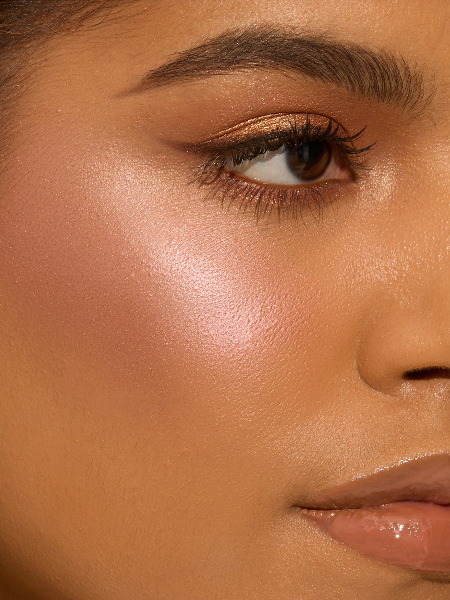 LUHAKA® glow wardrobe highlighting eye & cheek palette
